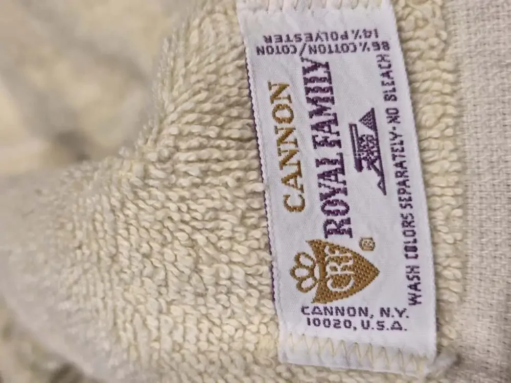 Vtg Cannon Royal Family Floral Bath Towel Fringe Shabby Chic Retro Cottagecore